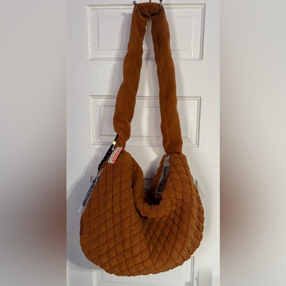 FP Movement x Free People Pucker Up Fleece Carryall in Toasted Almond - Picture 7 of 9